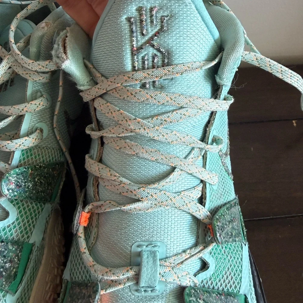 Nike Kyrie 7 Basketball Shoes Teal Mint Green Glitter Swoosh Men’s Size 9.5